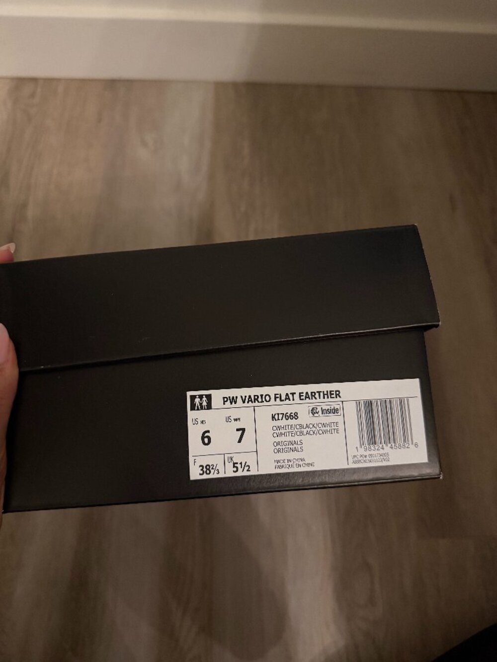 NWT adidas Originals x Pharrell Williams Unisex Yoga Vario Sneaker Black/White - Picture 5 of 6